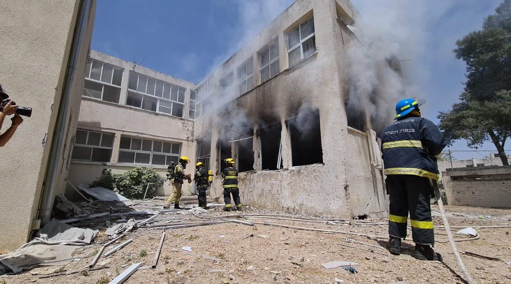 Skole i Ashkelon rammet av Hamas-rakett i mai 2021. Foto: Israel Ministry of Foregin Affairs.
