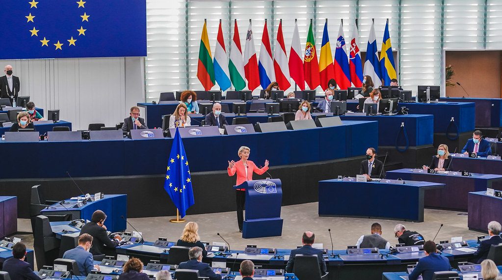 Debatt i EU-parlamentet i 2021. Foto: https://www.europarl.europa.eu/news/en/headlines/priorities/soteu2021.
