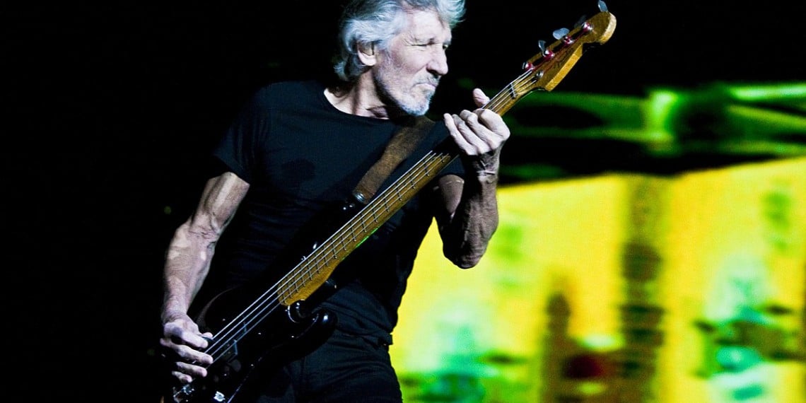 Roger Waters, Chile 2018. Foto: Andrés Ibarra - https://commons.wikimedia.org/wiki/File:Roger_Waters_Us%2BThem_Tour_2018,_Estadio_Nacional_Chile_8.jpg.